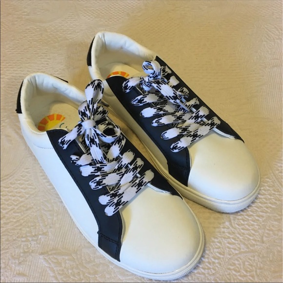 C&C California Retro Sneakers Shoes Size 7 Academia - Picture 1 of 9